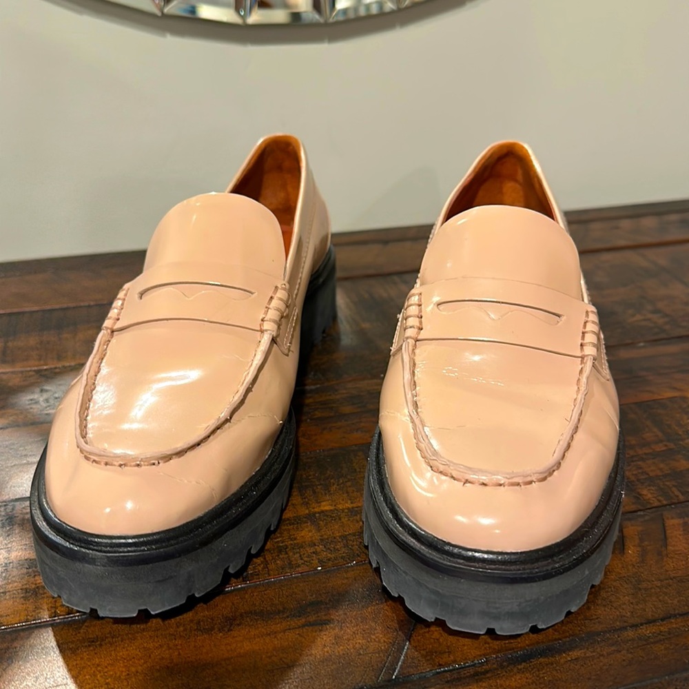 Reformation tan patent leather loafers size 7